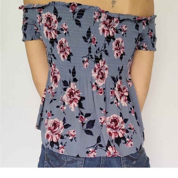 Kendall & Kylie off shoulder top - Picture 2 of 4